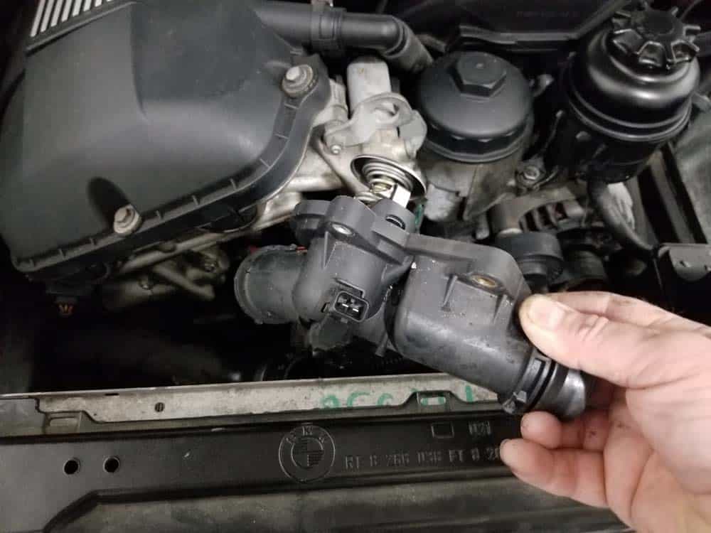 See P1121 repair manual